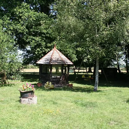 帕瑞赛斯庄园住宿加早餐旅馆 Gennetines